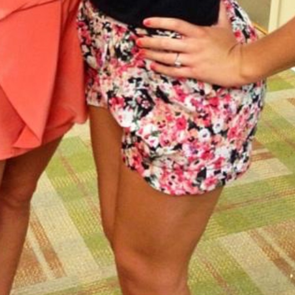 Charlotte Russe Floral Breezy Shorts